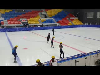 500м девушки предварительные
