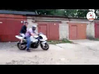 Мотоцикла porn video – Пьяная девушка упала с мотоцикла