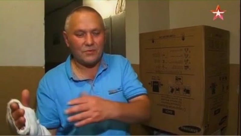 Мужчина, спасший упавшего с 8 этажа ребенка, служил на флоте