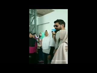 Shabir ahluwalia and vina rana in indonesia at soekarno hatta airport kumkum b