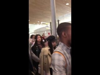 180930 jennie @ charles de gaulle airport (paris, france) from incheon (korea)