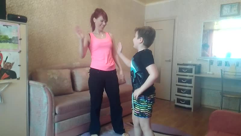 Сидим porn video – "сидим дома! разминаемся дома!" семья пантюхиных