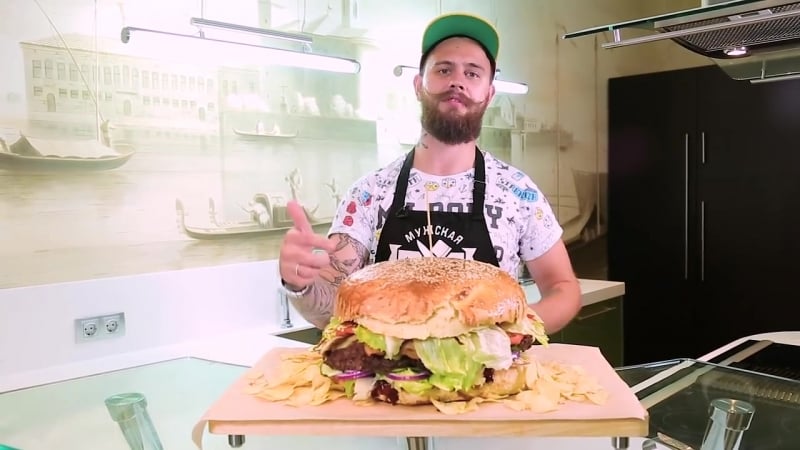 Гигантский бургер весом 5 килограммов [мужская кулинария]