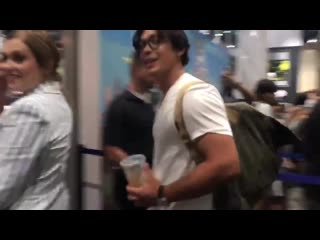 Video bob and eliza arriving at the signing at sdcc2019 via @bellamysradio beliza the100