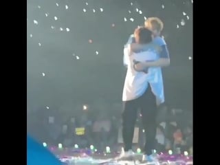 Daniel hugged sungwoon uwu