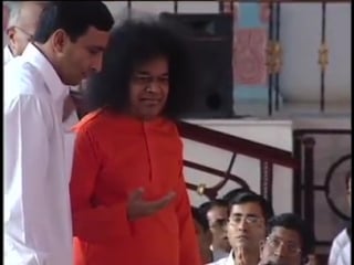 Видео sri sathya sai baba a beautiful video to fill our day with bhagwan sri sathya sai baba darshans and bhajans in brindavan