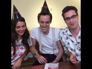 Ryan mccartan, victoria justice & reeve carney live facebook chat