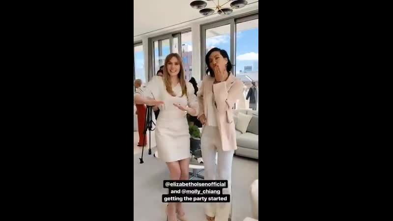 Olsen porn video – Elizabeth olsen com molly chiang no evento de lançamento da nova campanha da bobbi brown, confident beauty, hoje à tarde, 10, em