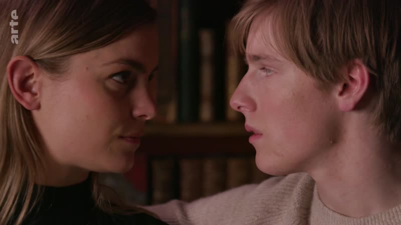 Paare hannah hoekstra\ louis hofmann