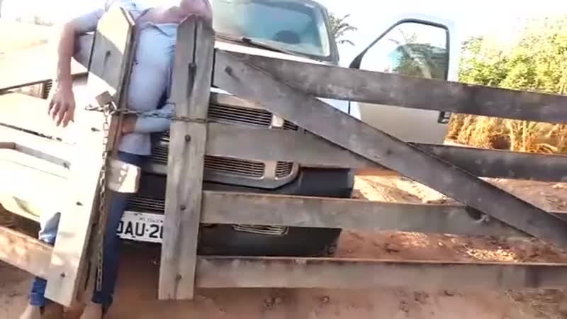 Забыл поставить на ручник