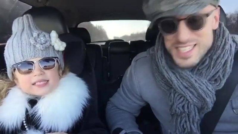 Гандболист бгк исполняет с дочкой трек басты