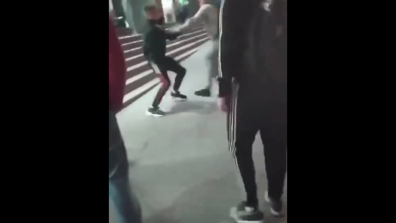 Молодые vs пьяная храбрость (драка)