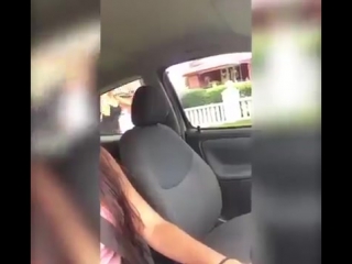 Девушки разыгрывают девушек