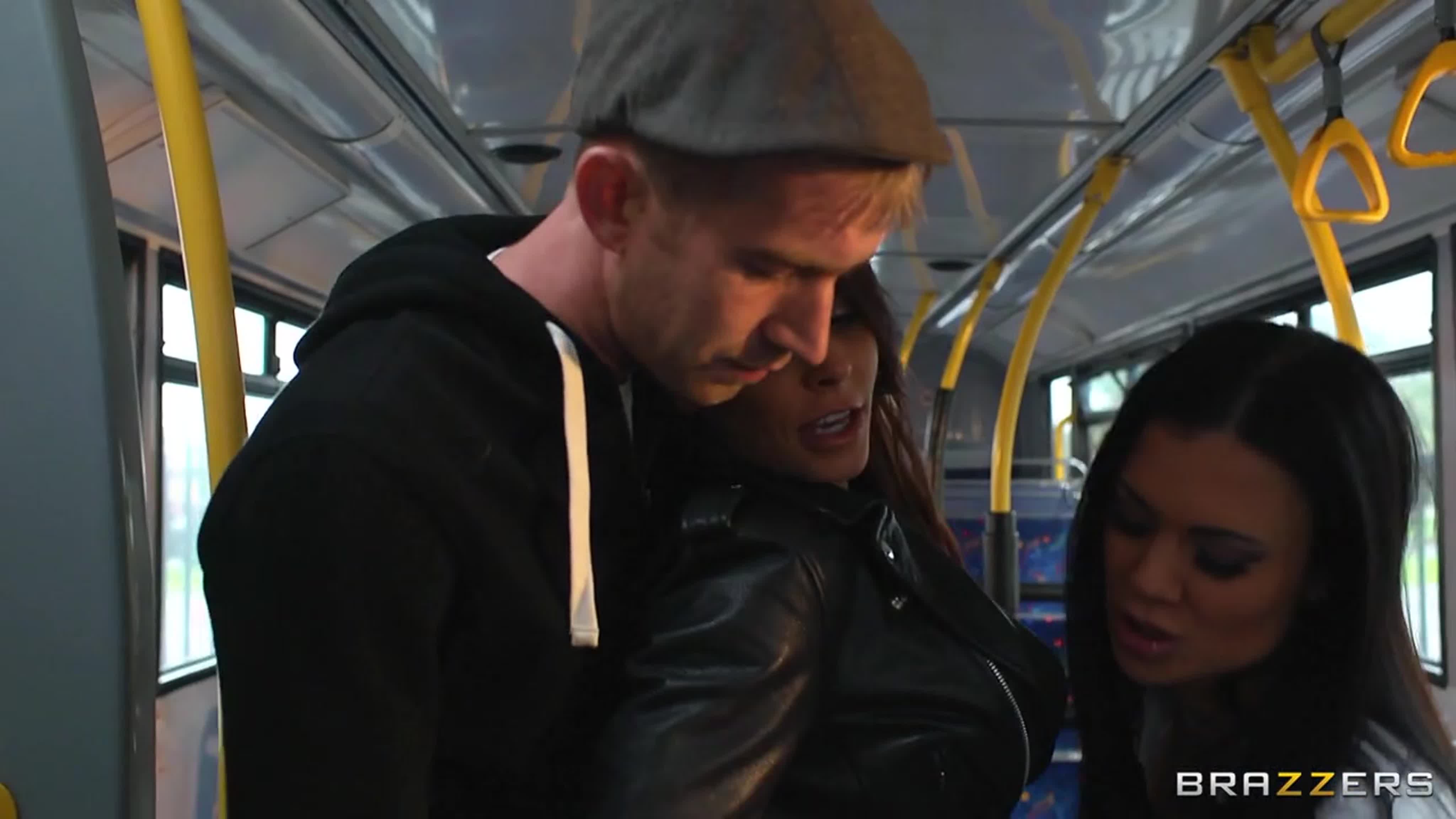 Жапон порносына арналған орысша субтитрлер