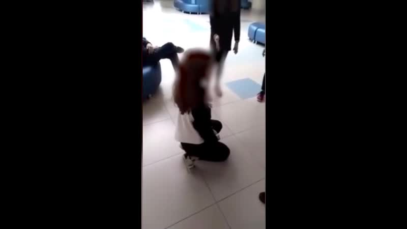 Саранск тавла, школьницы издеваются избивают одноклассницу