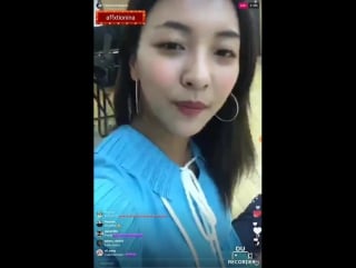 Luna's instagram story live (170504)