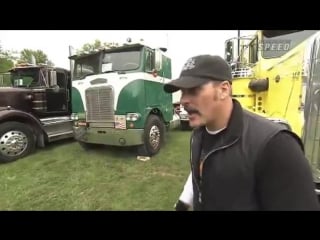 American trucker׃ robb goes vintage white freightliner