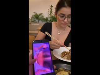 С незнакомого номера прислали видео с твоей женой