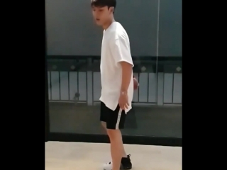 Киммон снимает своего мальчика