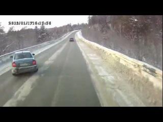 Ужасная авария с переворотом авария дтп 2013