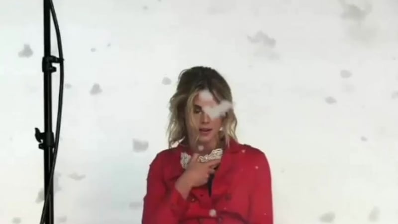 Эмили бетт рикардс / emily bett rickards