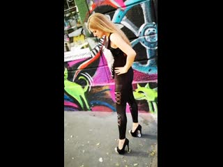 Cutout leather leggings high heels