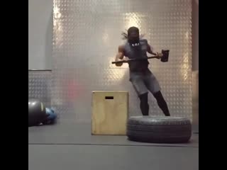 Тренироа с кувалдой