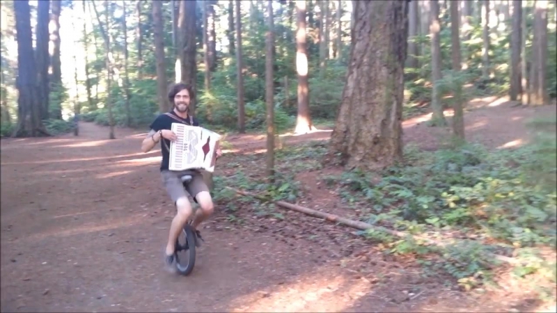 Баянов подвезли