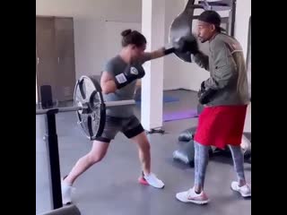 Skrillex занимается боксом