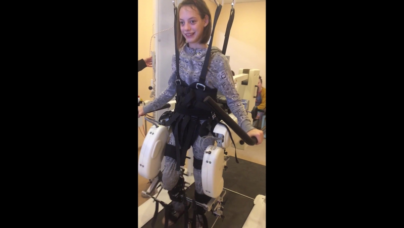 Настя в нии им альбрехта на тренажере локомат