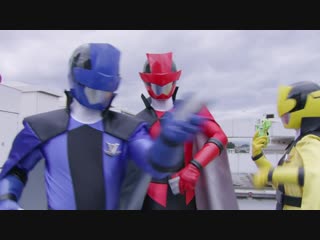 Thief sentai lupinranger vs police sentai patranger 42 (raw)