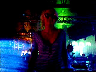 Танцы шманцы в ночном клубе)))