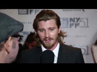 Nyff51 garrett hedlund inside llewyn davis red carpet