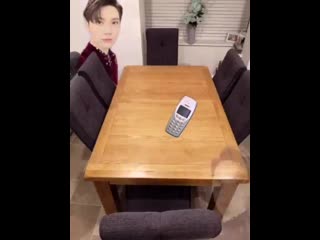 Pov hendery left his phone on the table and ten can hear it callin’