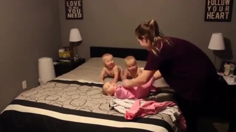 Мама против тройняшек и двухлетки кто победит