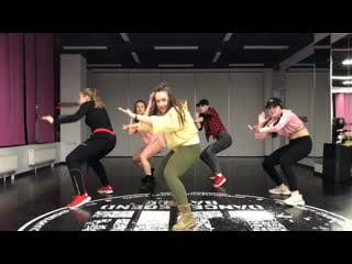 Easy dancehall routine by olya bambitta//use moves by hectic dymondz// teejay new brand//proтанцы екб