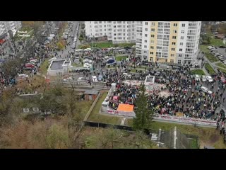 На плошчы перамен у менску ўжо тысячы пратэстоўцаў