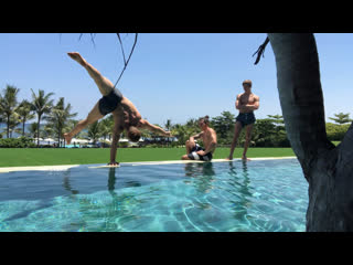 Kalutskih/chetverkin handstand in bali