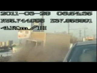 Грузовичок жестко подрезали