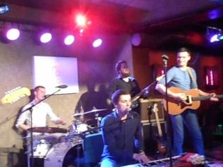 Autobuss debesīs lilioma dziesma (live)