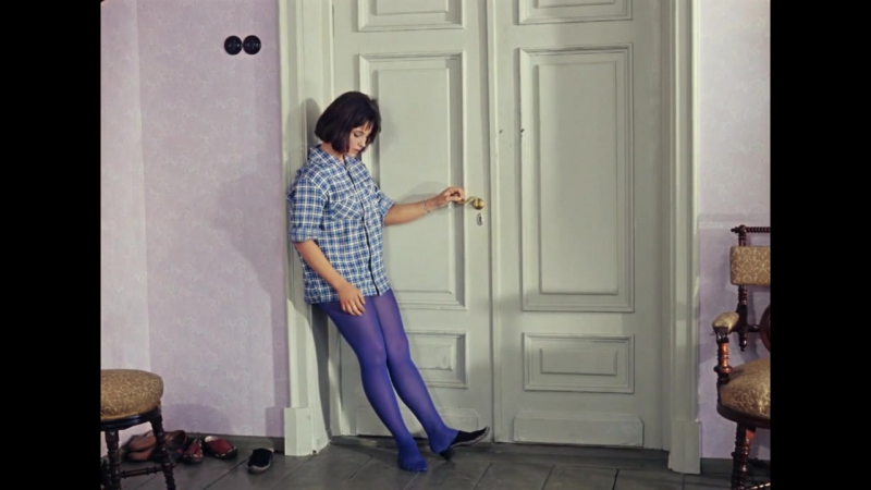 Наталья варлей в синих колготках