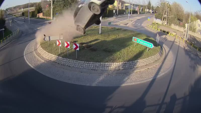 Suzuki porn video – Автомобиль suzuki улетел в космос дтп 12 04 2020