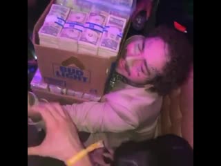 Post malone раздал $50,000 в стрип клубе