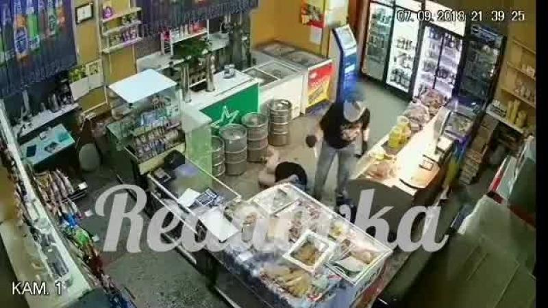 «он мне всю грудь разрезал! в молодые дырка!» налетчик серьезно порезал двух женщин в магазине