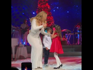 Dem babies & mariah 🎄🎄 #aiwfciy #mariahcarey