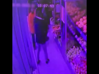 Мужчина молодые после конфликта в «дикси» в питере