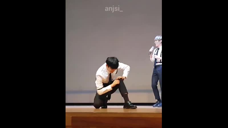 190728 포토타임 주제 킹스맨 감독 김병관 할 거 다 해놓고 왜 부끄러워해ㅋㅋㅋㅋㅋㅋ 양말이 포인트 에이스 ace 박준희 jun