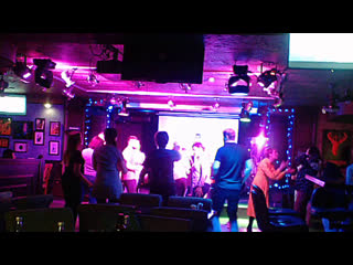 Live lenon night club