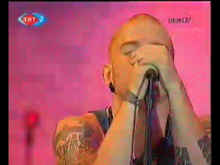 Athena mor ve ötesi yalnız şarkı