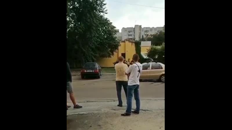 На кульпарківській затримали п'яного чоловіка, він нахамив та майже бився з поліцією